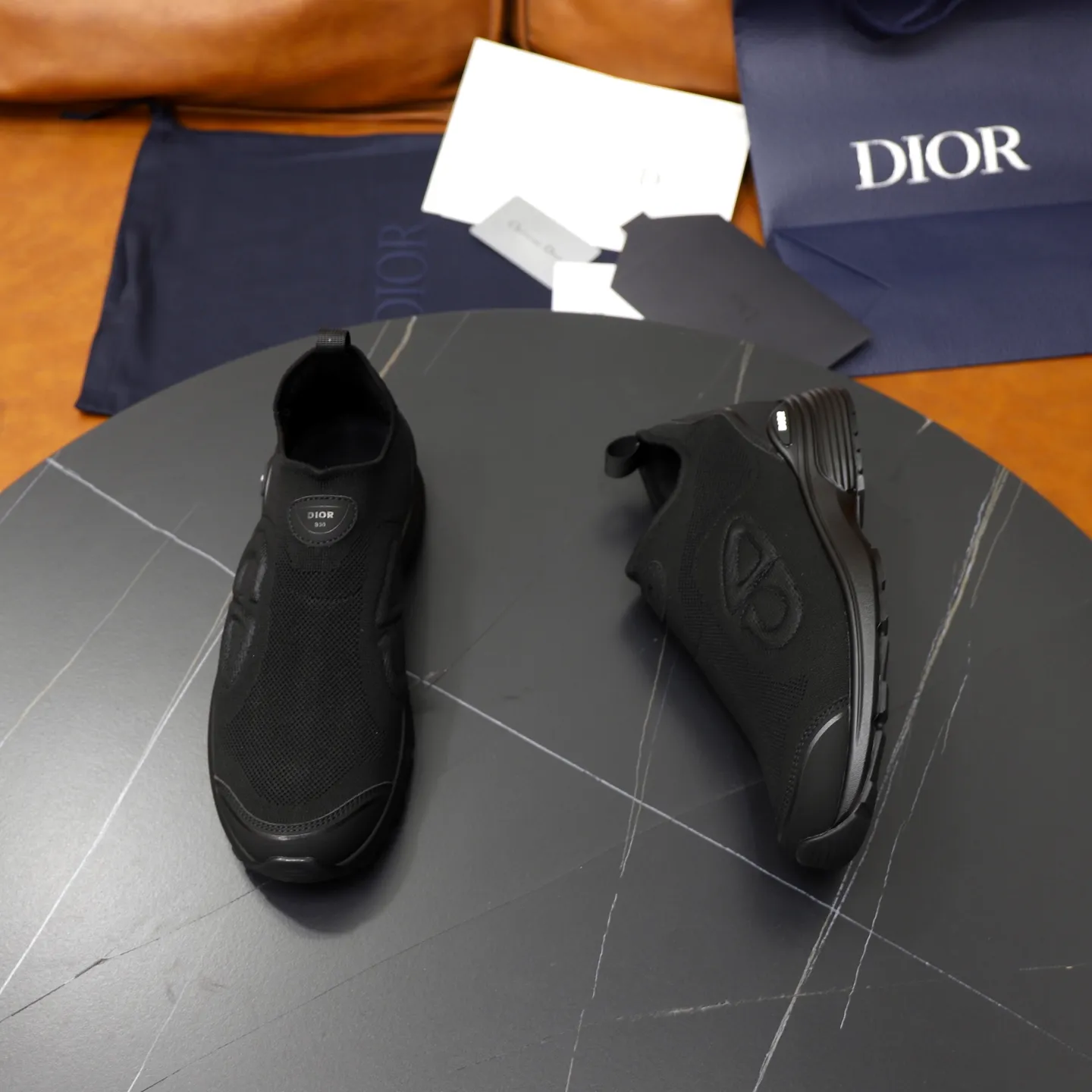 Men's shoes: 520💰Dior Dior B30 latest hot model shipped, original 1:1 manufacturing ▪️ Fabric: Original custom fly woven ▪️ Lining: Imported breathable mesh ▪️ Sole: Original molded non-slip outsole ▪️ Size: 38-46 (45, 46 custom-made, non-refundable)